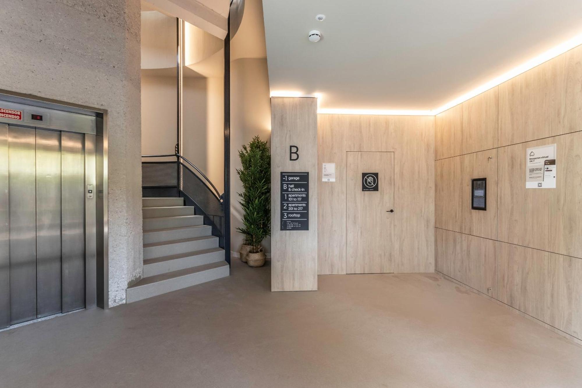 Apartamentos Libere Pamplona Yamaguchi Esterno foto